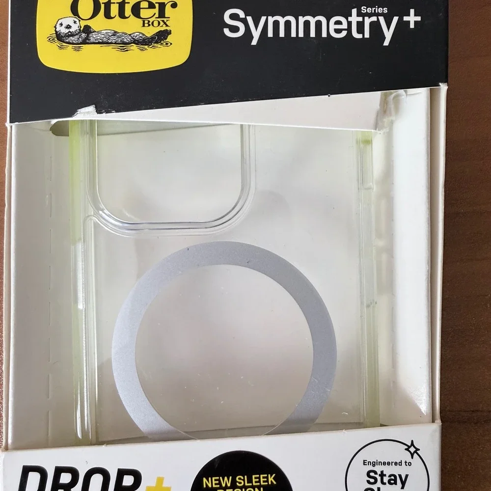 OtterBox Symmetry Series+ Clear Case for iPhone 14‎ Pro MagSafe Compatible
